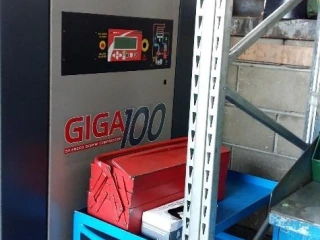 Giga 100